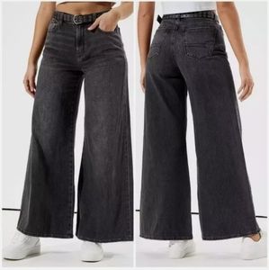 LIKE NEW AMERICAN EAGLE ULTRA WIDE LEG JEANS